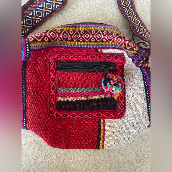 NWOT Handmade in Peru Woven‎ crossbody bag. - Picture 3 of 10